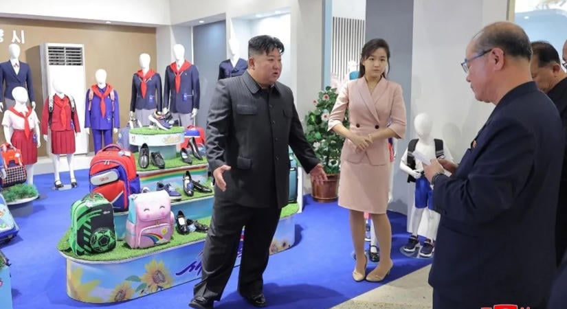 Halálhíre után fotókat tett közzé Kim Dzsongunról az észak-koreai állami média