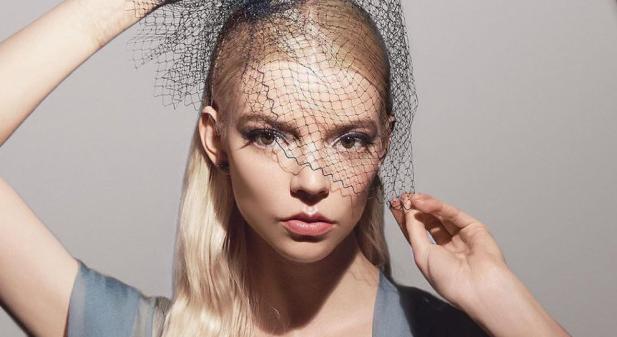 Eljegyezték Anya Taylor-Joyt?