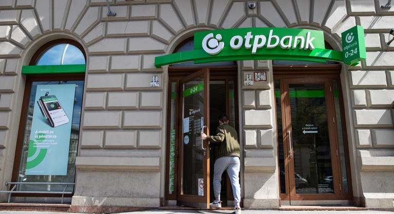 Jogi lépéseket tesz az OTP a kamatstop miatt, miközben tovább erősödik