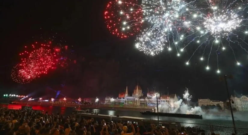 Vizsgálatot sürget a Fidesz az augusztus 20-i rendezvény közbeszerzése miatt