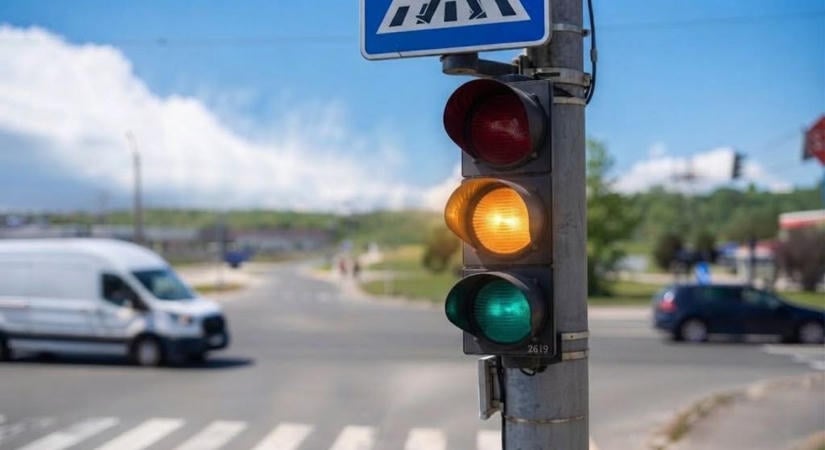 Sok autósnak jön hideg zuhany: kikapcsolják a lámpákat Miskolcnál a 26-oson