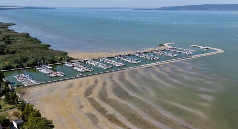 Riasztó, de higgadjunk le! Napról napra egy centimétert csökken a Balaton vízszintje