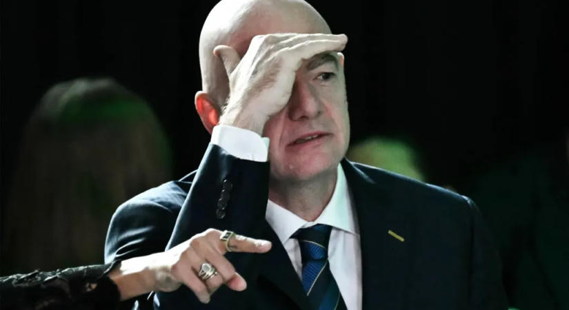 Ajtót mutat az UEFA Infantinónak, marad a FIFA-vb-k bojkottja