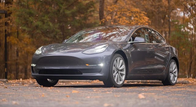 Újabb rejtélyes balesetek az utakon: két Tesla-sofőr halhatott meg fantomfékezés miatt