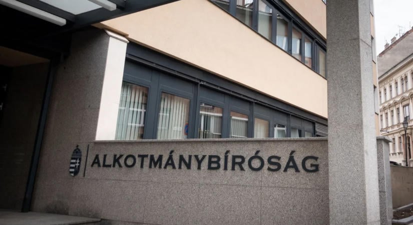 700 ezer forintot vennének el a családoktól – az Alkotmánybírósághoz fordul a Fidesz–KDNP