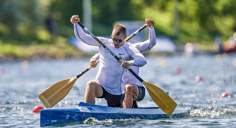 Világkupa-győztes a férfi kenunégyes és a kenukettes Montrealban