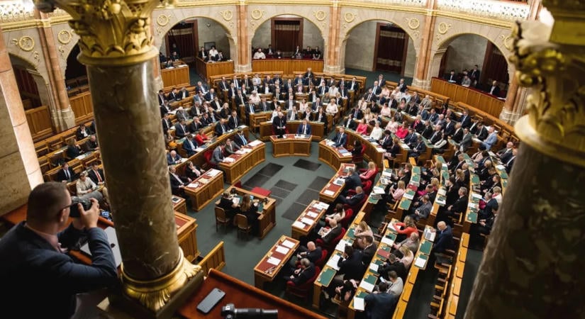 Ma egész nap vitákat tartanak a parlamentben – élőben az Országgyűlésből az Origón!