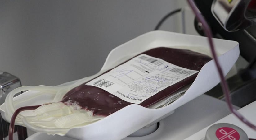Kritikus a vérhiány: másfél napra elegendő a vérkészlet, műtéteket is elhalaszthatnak