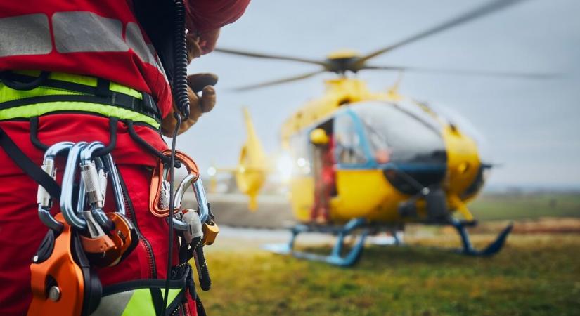 Azonnali közleményt adott ki a Katasztrófavédelem az M3-as kamiontűzről – mentőhelikoptert is küldtek