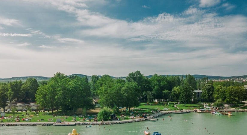 A Balatonon már sziesztáznak az éttermek