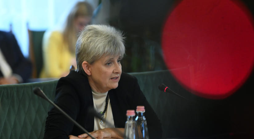 Bocsánatkérésre szólították fel Lannert Judit minisztert a nőket megalázó megnyilvánulása miatt
