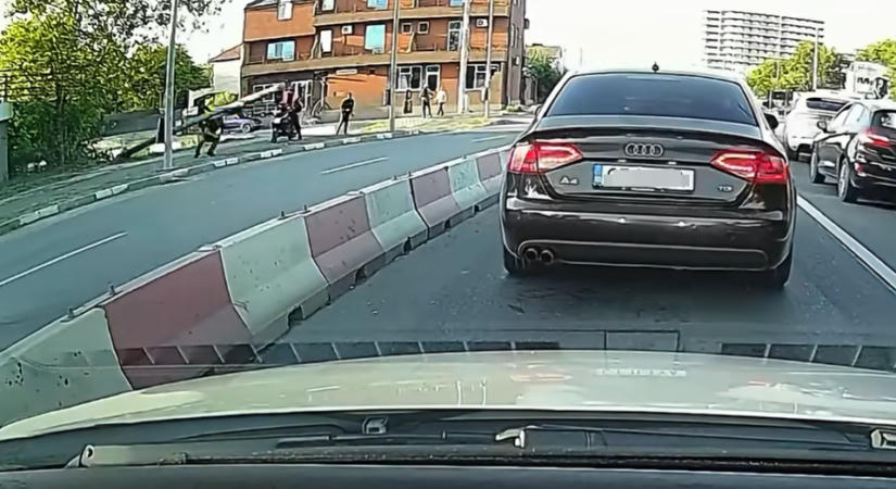 Faoszlop dőlt rá egy járókelőre a tengerparti városban