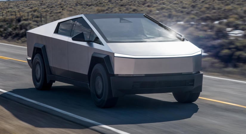 69,9 millióért bukkant fel itthon a Tesla szörnyetege