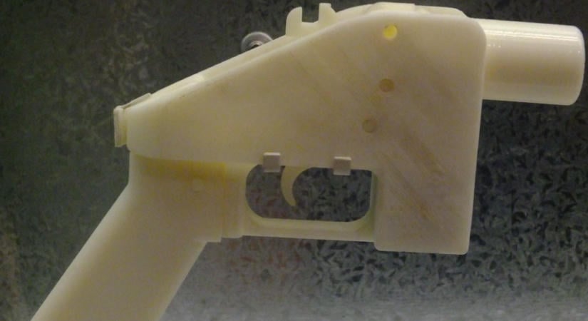 A törvényt már aláírták: betiltják a fegyverek 3D-nyomtatását Kaliforniában