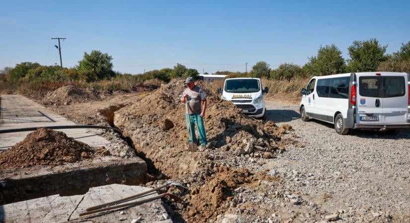 Munkagépek lepték el az iparterületet: teljesen megújul a helyi logisztika (galéria)