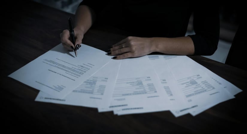 Melyek a munkaszerződés kötelező tartalmi elemei? - Amit minden munkáltatónak és munkavállalónak tudnia kell