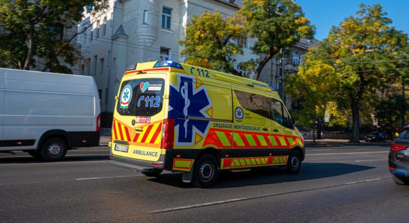 Randira készült, megvágta a heréjét borotvával – 14 képtelen eset, amikor mentőt hívtak a semmiért