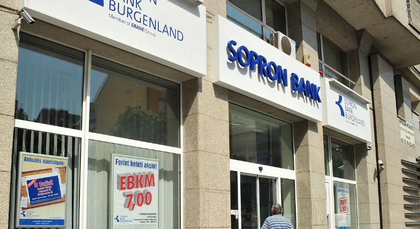 Váratlanul hoppon maradnak a bankkártyájukkal egy bank ügyfelei