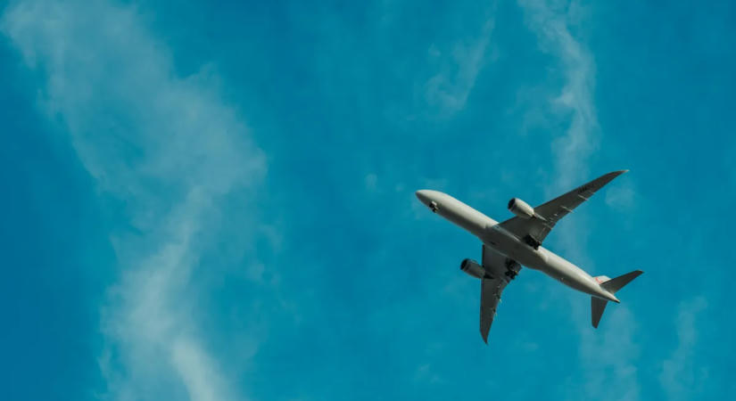 Halálra fagyott egy férfi egy repülőgép futóműterében