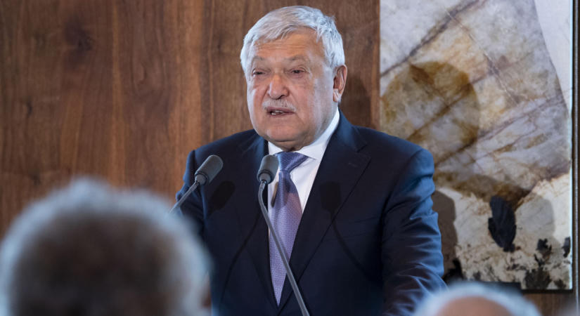 Lecserélték Csányi Sándort