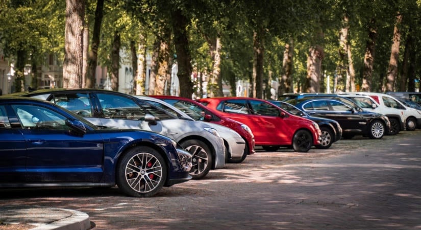 Egyetlen rossz parkolásért is százezres bírság járhat, a magyaroknak erre kell készülniük