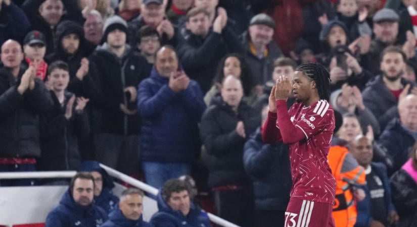 „Karrierem egyik legjobb meccse volt” – állva tapsolták a Liverpool-drukkerek a Gulácsiék ellen remeklő tinit
