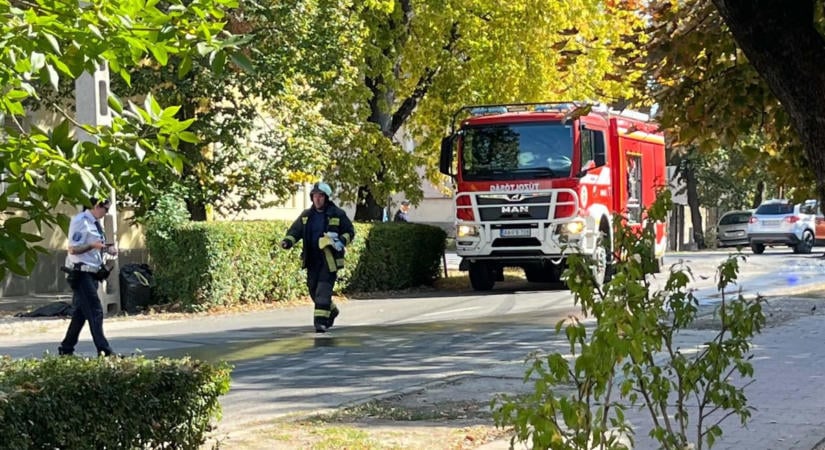 Újabb súlyos baleset a makói kereszteződésben – autó és kamion ütközött  fotók