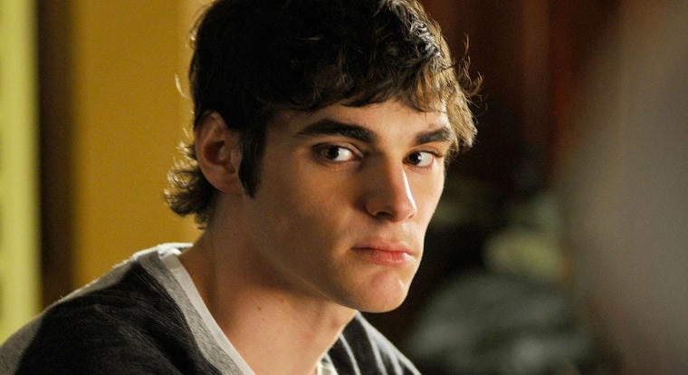 34 éves korában elhunyt RJ Mitte, aki Walter White fiát alakította a Breaking Badben