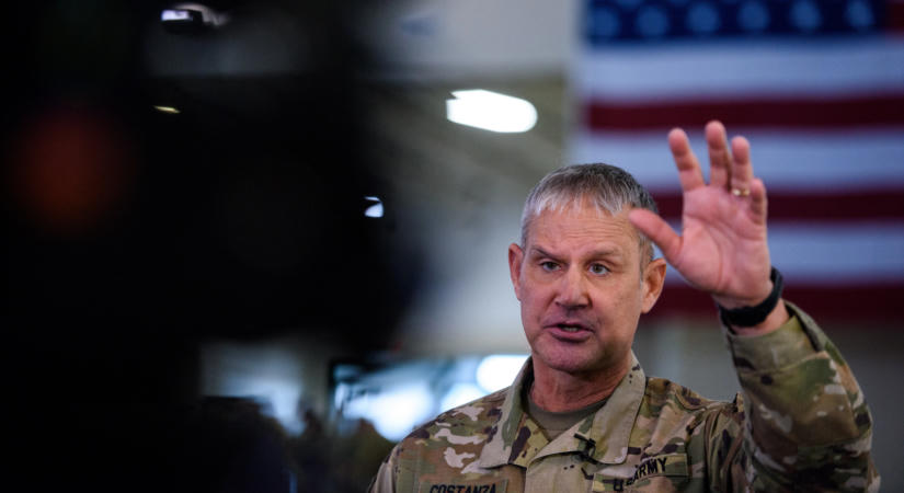 Váratlanul leváltották az amerikai hadsereg egyik legfontosabb európai parancsnokát
