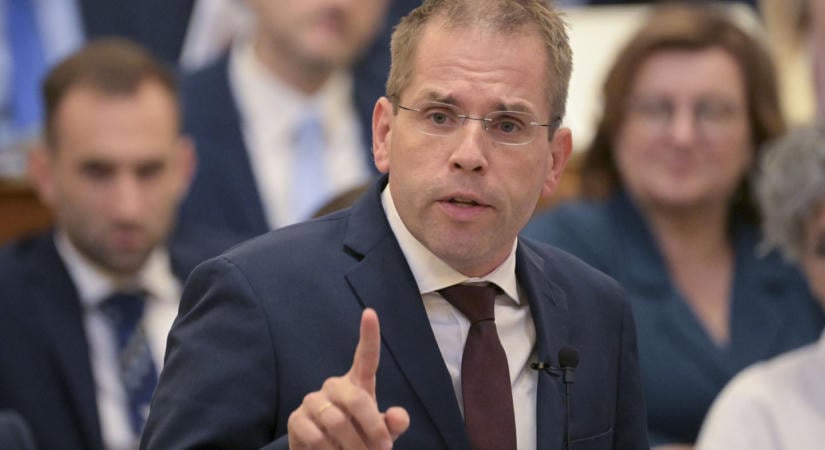 Kiderült, mire költött eddig a Miniszterelnökség: ennyit fizetnek az ügyvédeknek, és ennyibe kerül a kormánybiztos bérelt lakása