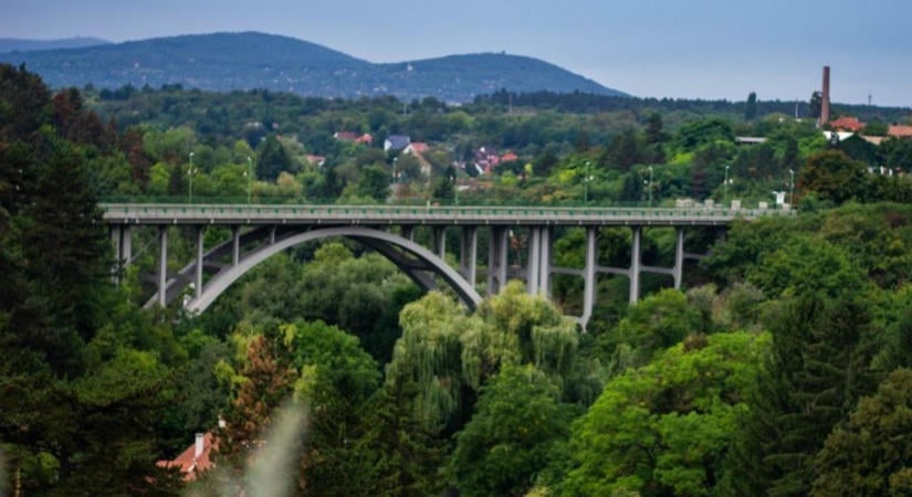 45 éves férfi vetette le magát a veszprémi Viaduktról