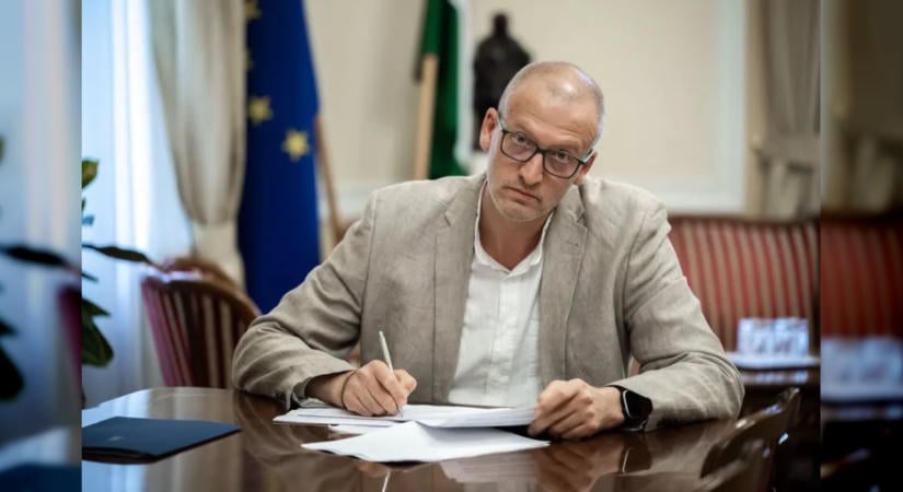 Vizsgálat indult az Operettszínházban, a főigazgatót felmentették a munkavégzés alól