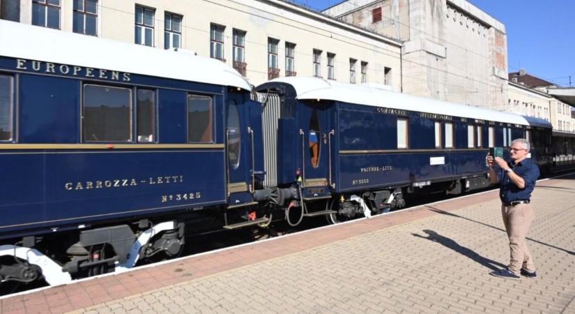 Idén utoljára láthattuk Győrben az Orient Expressz csodás vagonjait, elbeszélgettünk a vonatot váró rajongókkal - fotó, videó