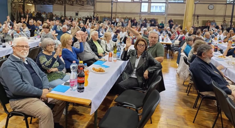 Harc a Tófürdőért – Hévízen megkezdődött az aláírásgyűjtés, hogy a városnak ismét tulajdonrésze lehessen