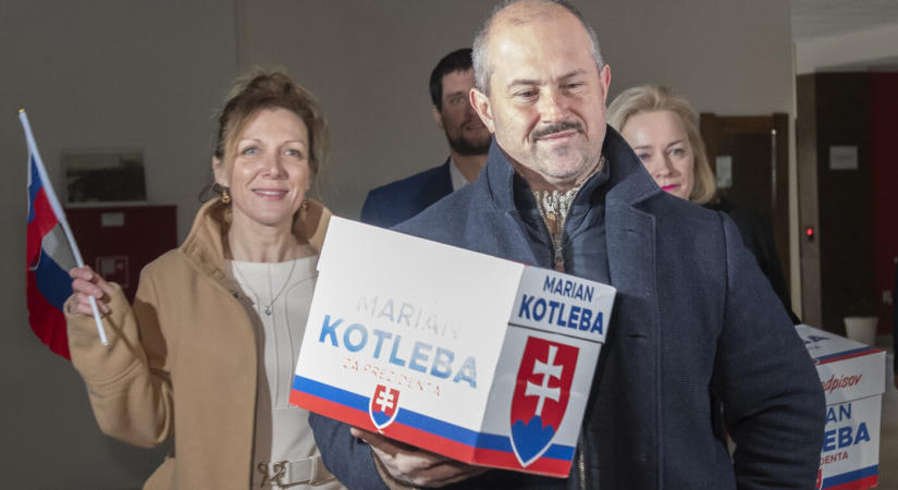 Kotleba valahonnan összespórolt magának egy bulgáriai luxusvillára valót