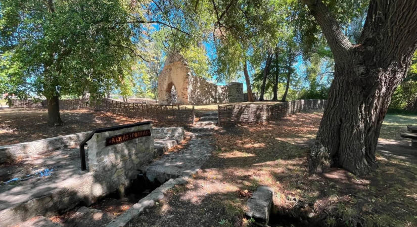 Egy elpusztult középkori falu temploma áll ma is Aszófőn