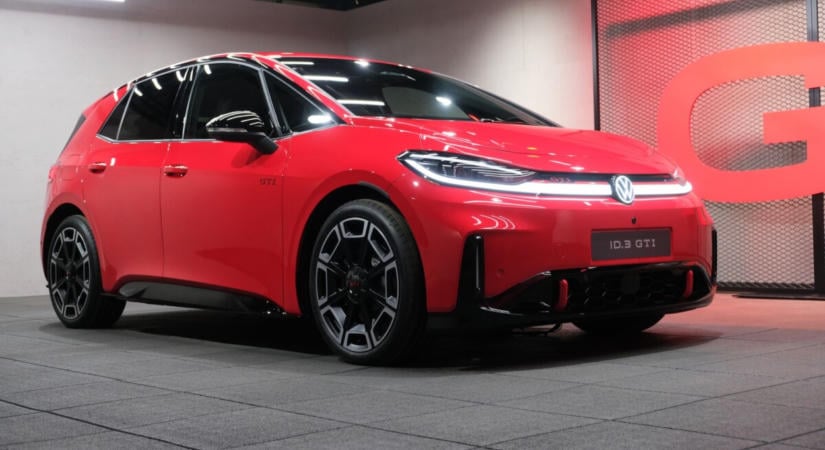 Itt az új Volkswagen GTI, elektromos és hátul hajt