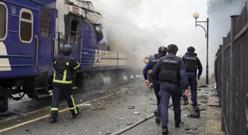 Orosz drónok támadják az ukrán vonatokat, havonta akár 40 mozdony is kiesik