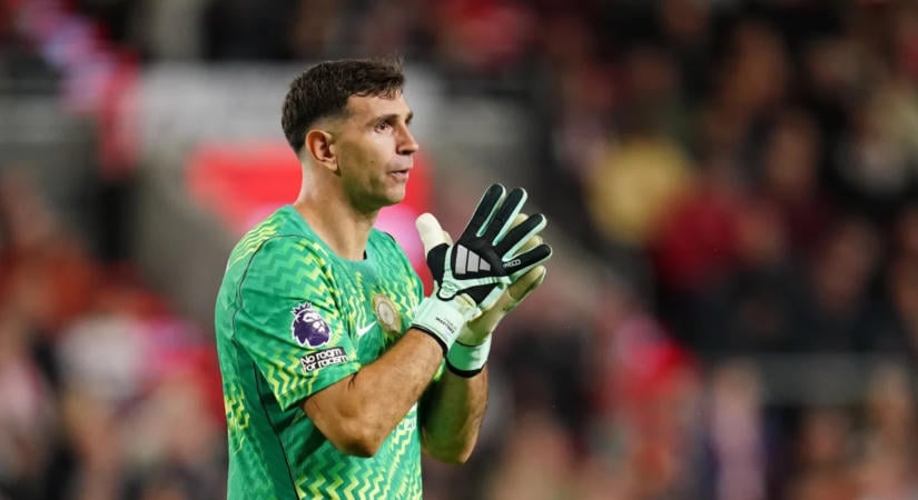 Sikeres állkapocsműtéten esett át az Everton ellen megsérült Emiliano Martinez, a Chelsea kapusa