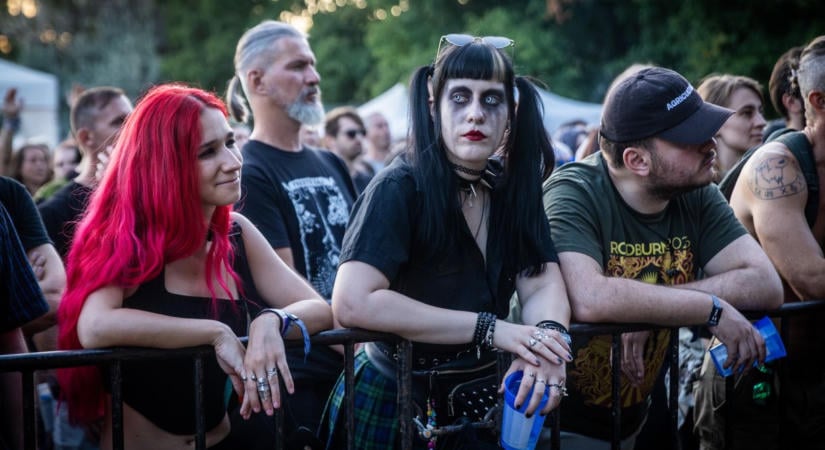 A Fekete Zaj olyan, mint egy nagy család, csak idegesítő rokonok nélkül