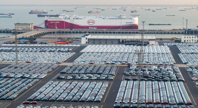 Újabb tíz hajóval bővítené tengeri flottáját a BYD, mindegyik 9200 autót vihet