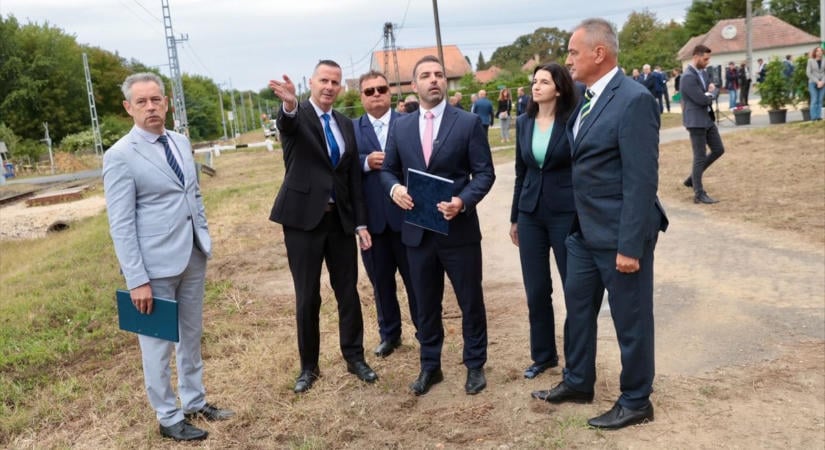 12 milliárdból írják át a zalai vasúti közlekedést – épül a Zalaszentiváni deltavágány (galéria, videó)