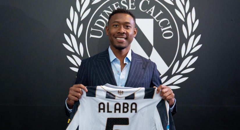 Alaba Olaszországban, megvásárolhatóak az Old Trafford gyepkockái - külföldi körkép