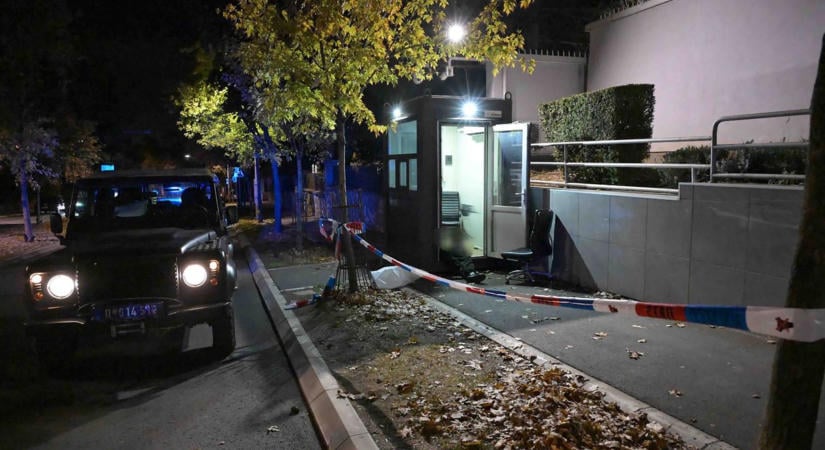 Lelőtték a fiatalt, aki késsel támadt az Izrael belgrádi nagykövetségét védő rendőrre