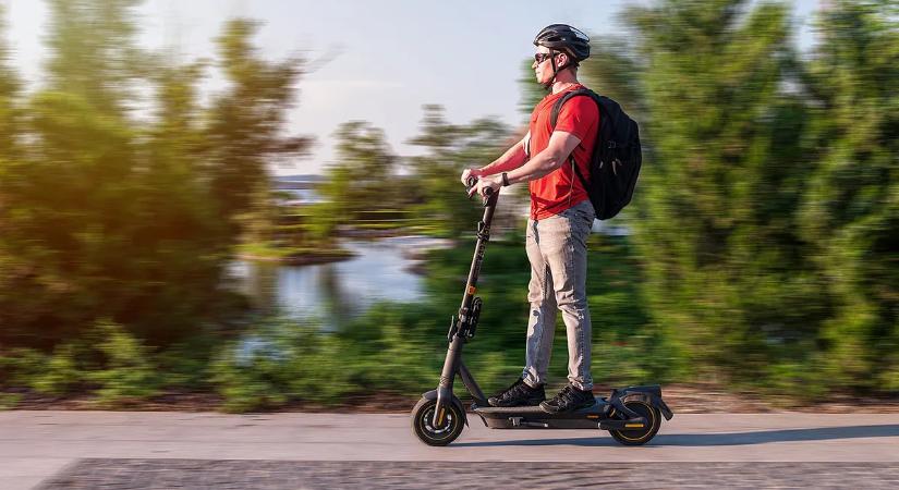 Betelt a pohár Görögországban: betiltják 17 év alatt az elektromos rollereket