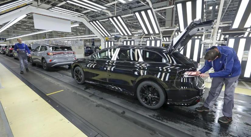 Jelentősen bővült az uniós autópiac az elektromos és hibrid modellek térnyerésével