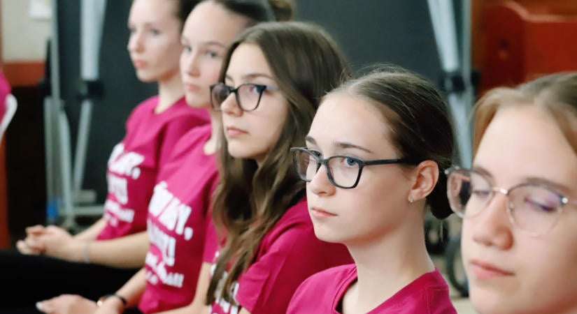 „Több vagy, ha adsz!” – Több mint 7000 fiatal önkénteskedik ezen a hétvégén!