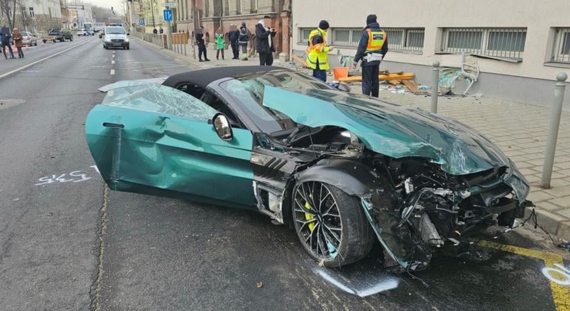 Videó: folytatódott az Aston Martinos gázoló tárgyalása