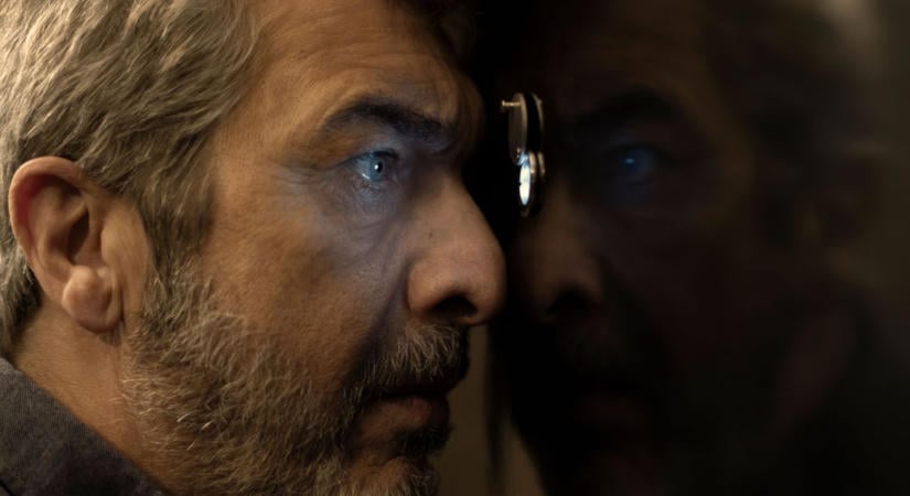 Már holnap a Netflixen: Az új vígjátékban egy pszichoanalitikus átlépi a határt, és innen minden megváltozik