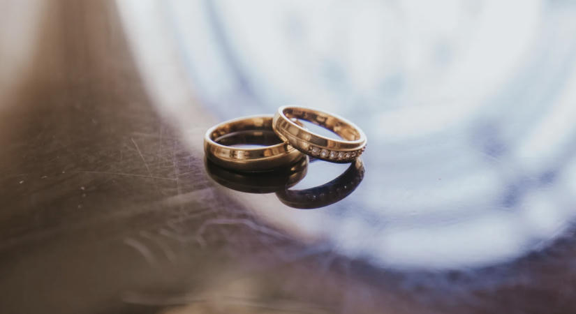 Férjhez ment Lil G – esküvői fotókkal jelentette be az örömhírt